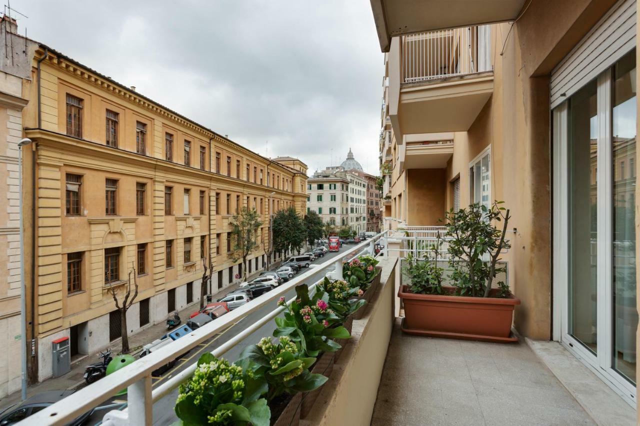 Goldie Apartment
