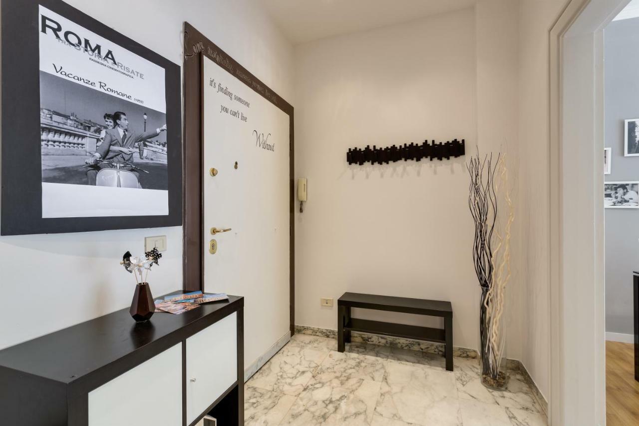 Goldie Apartment