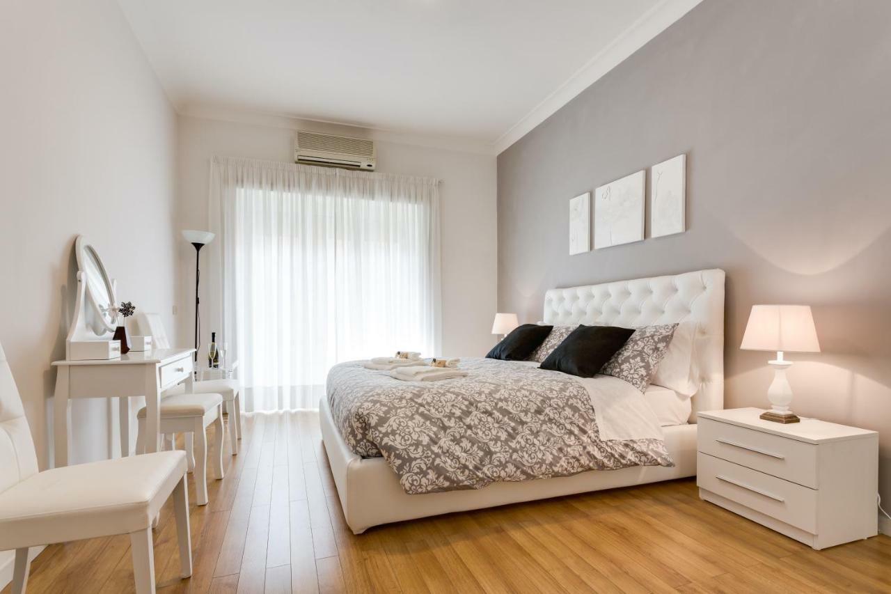 Goldie Apartment *